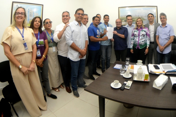 Prefeitura do Natal formaliza aumento de 6,27% para professores da rede municipal
