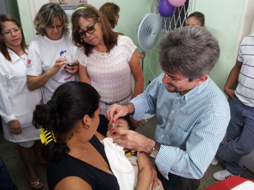 Campanha de vacinação contra a paralisia infantil movimenta Natal