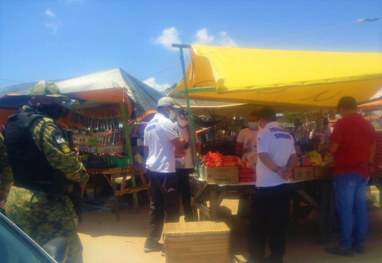 Guarda e Semsur agem em combate a comércio de produtos vencidos na feira do Parque do Coqueiro