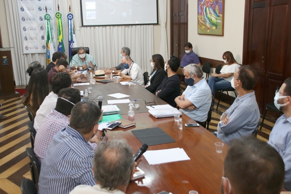 Prefeito Álvaro Dias reúne secretários para diagnóstico de obras estruturantes  