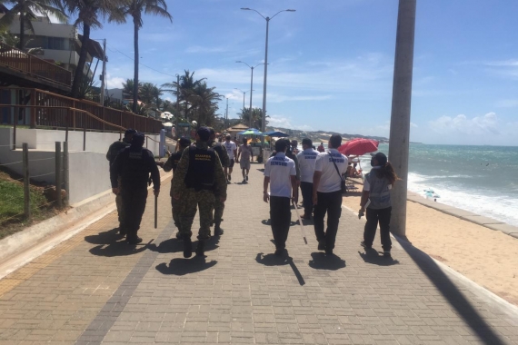 Prefeitura reforça fiscalização na Praia de Ponta Negra para coibir aglomerações no fim de semana