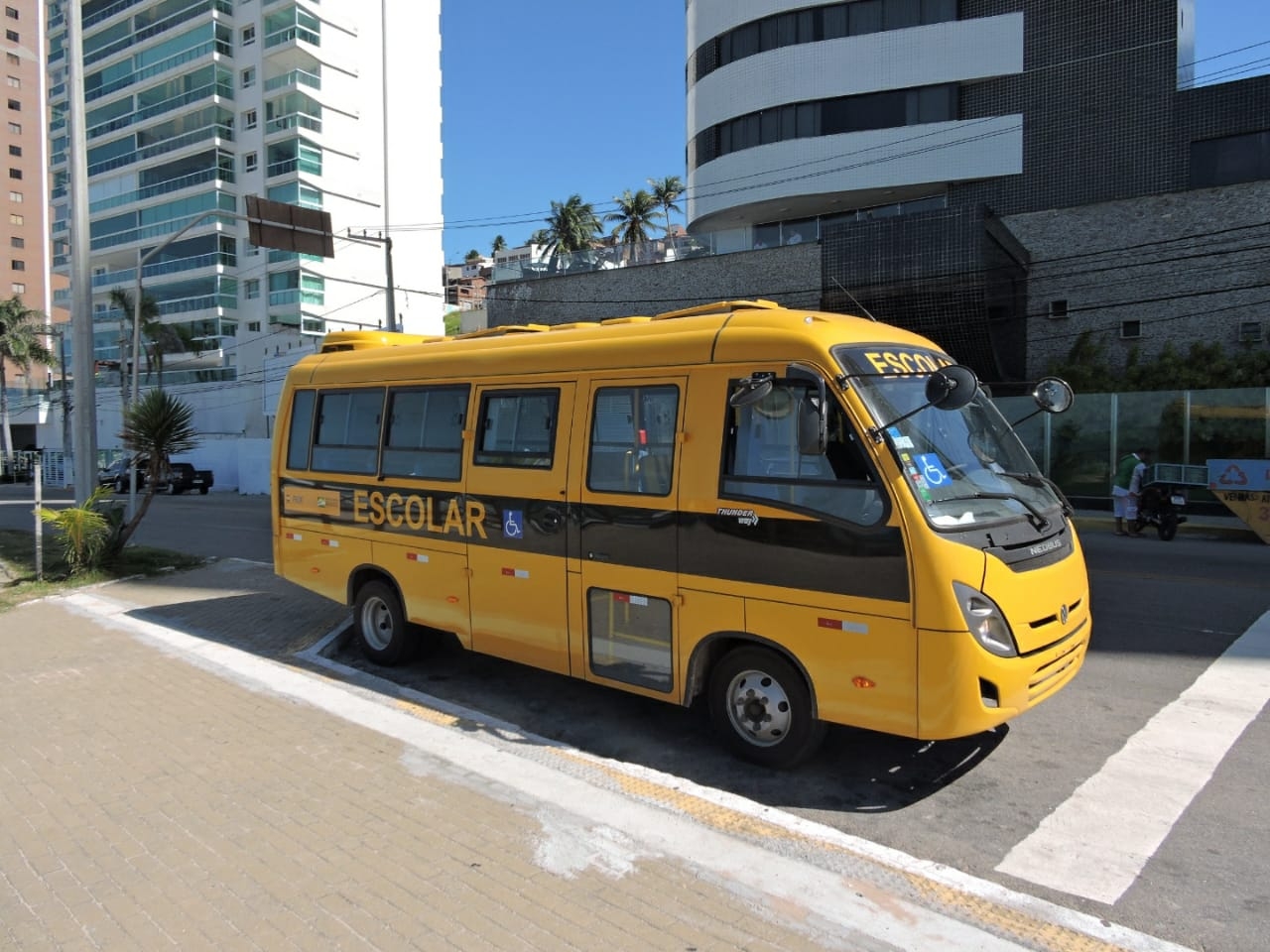 Frota de transporte escolar Municipal é ampliada para atender estudantes com deficiências