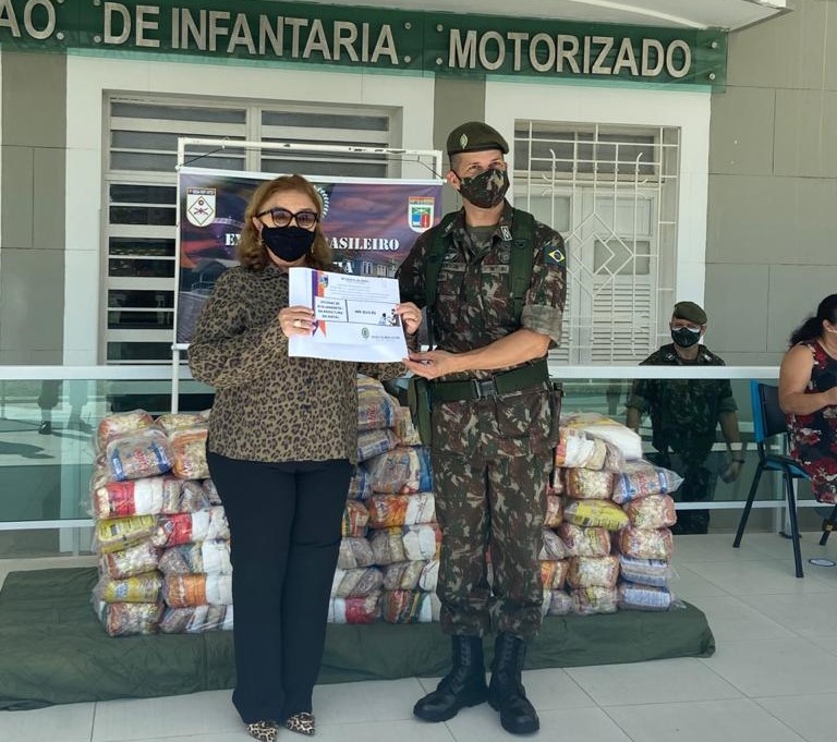 Município recebe doação de alimentos do Exército