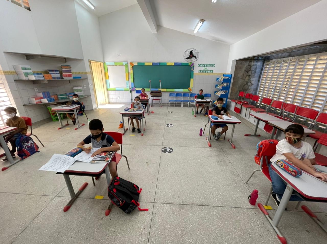 Rede Municipal retoma aulas presenciais para estudantes do 1º ao 5º ano do Ensino Fundamental  