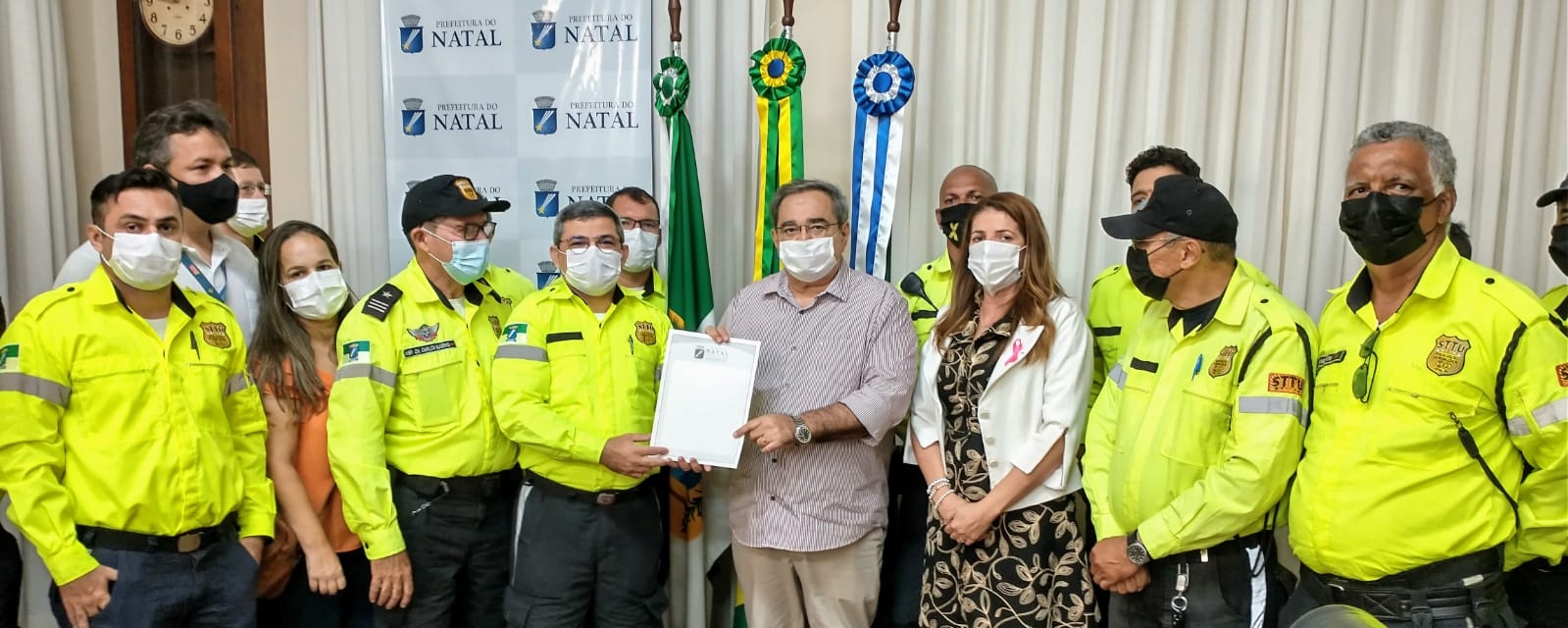 Prefeito recebe documento que formaliza demandas dos Agentes de Mobilidade da STTU