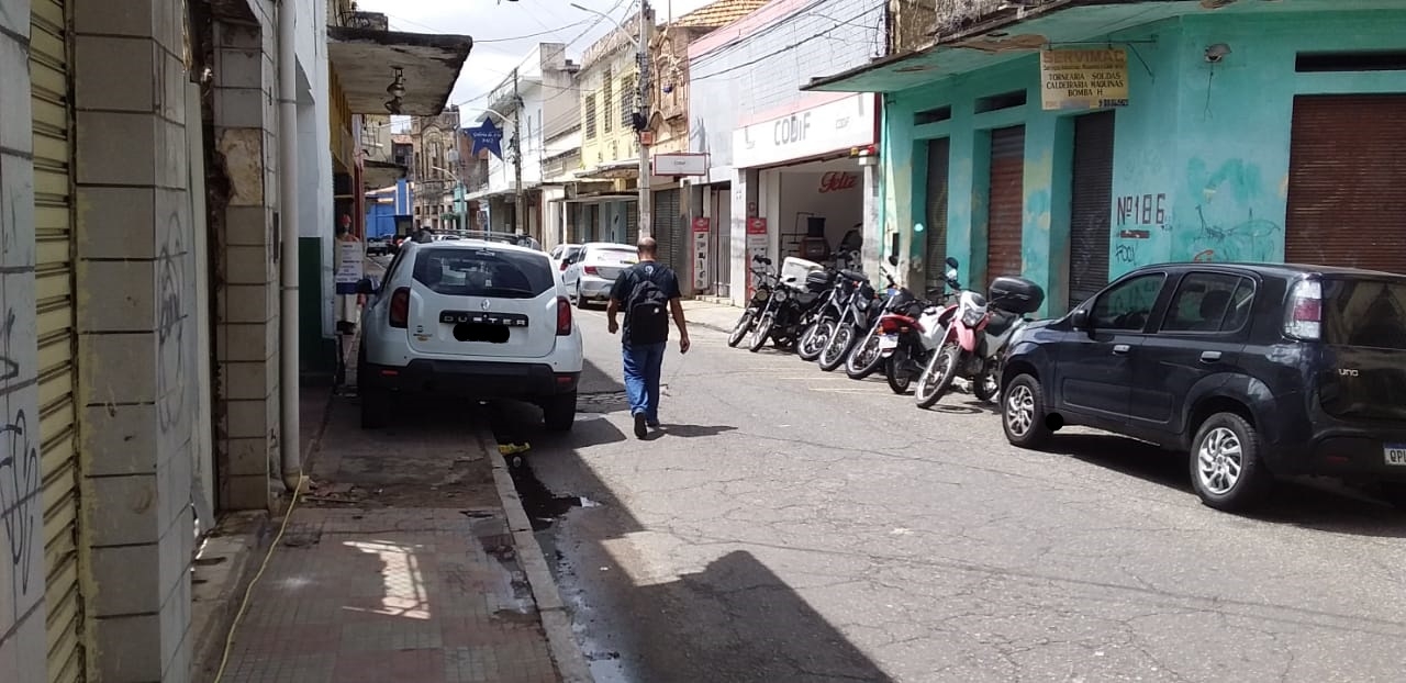 Campanha alerta sobre estacionamento correto de veículos
