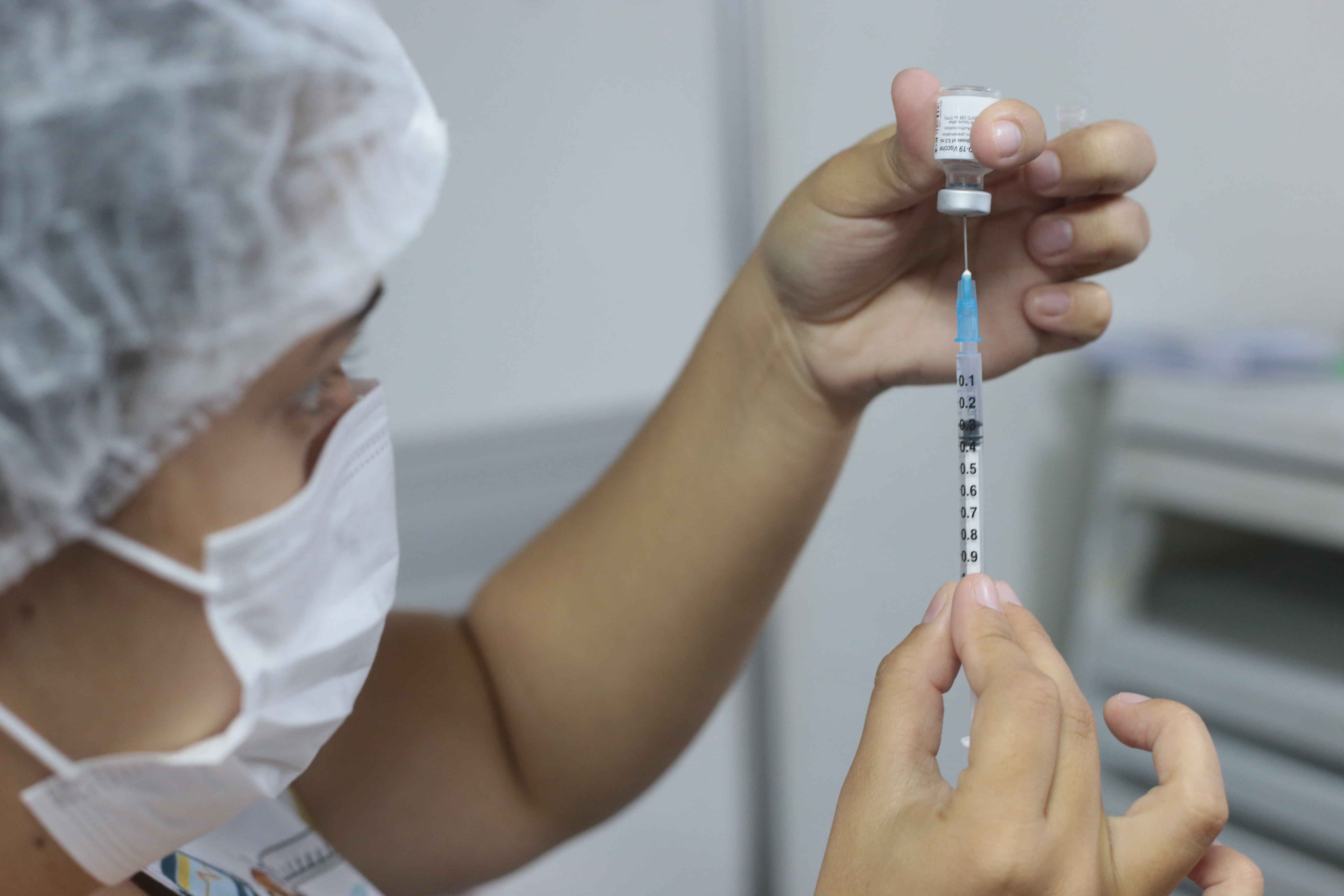 Natal capacita vacinadores para aplicar imunizante contra a Covid-19 em crianças de 5 a 11 anos