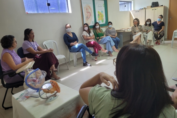Servidoras da Semurb participam de roda de conversa sobre prevenção do câncer de colo de útero