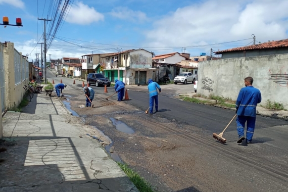 Vias de Igapó e Felipe Camarão são recuperadas pela Prefeitura
