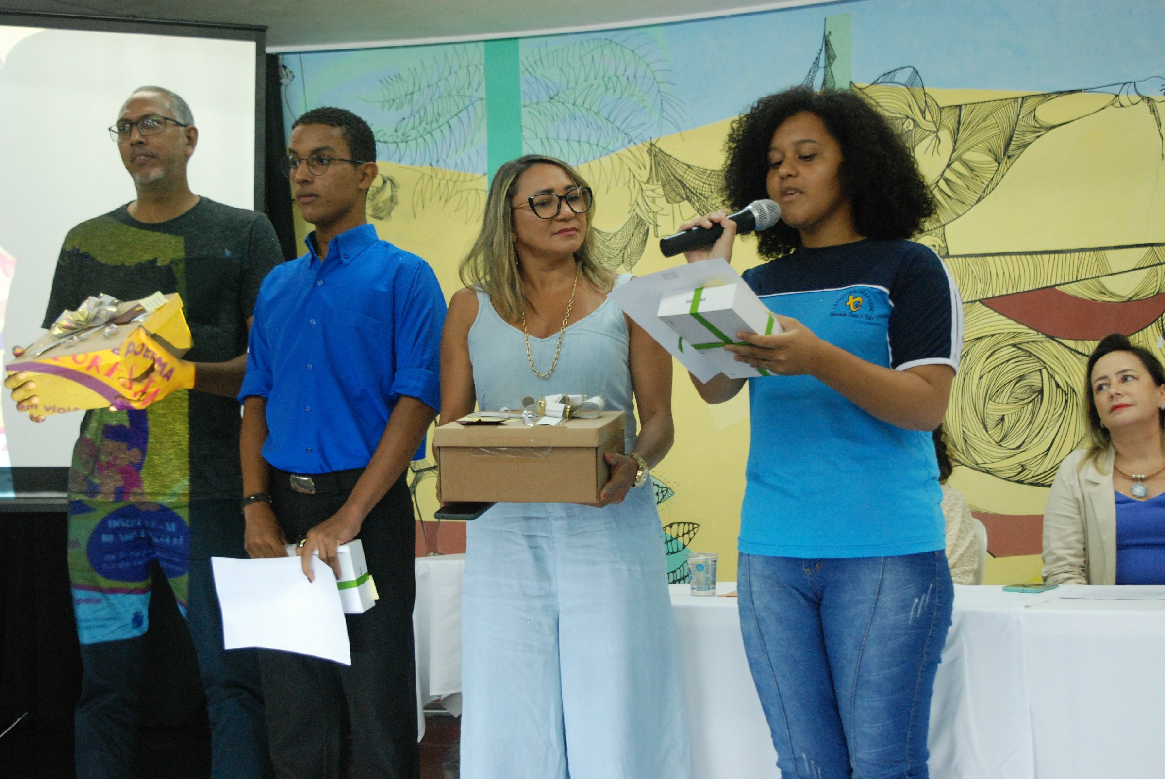 Estudantes da Rede Municipal são premiados no concurso de poemas Nísia Floresta   