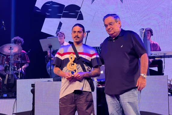 Álvaro Dias participa de cerimônia do 20º Prêmio Hangar de Música