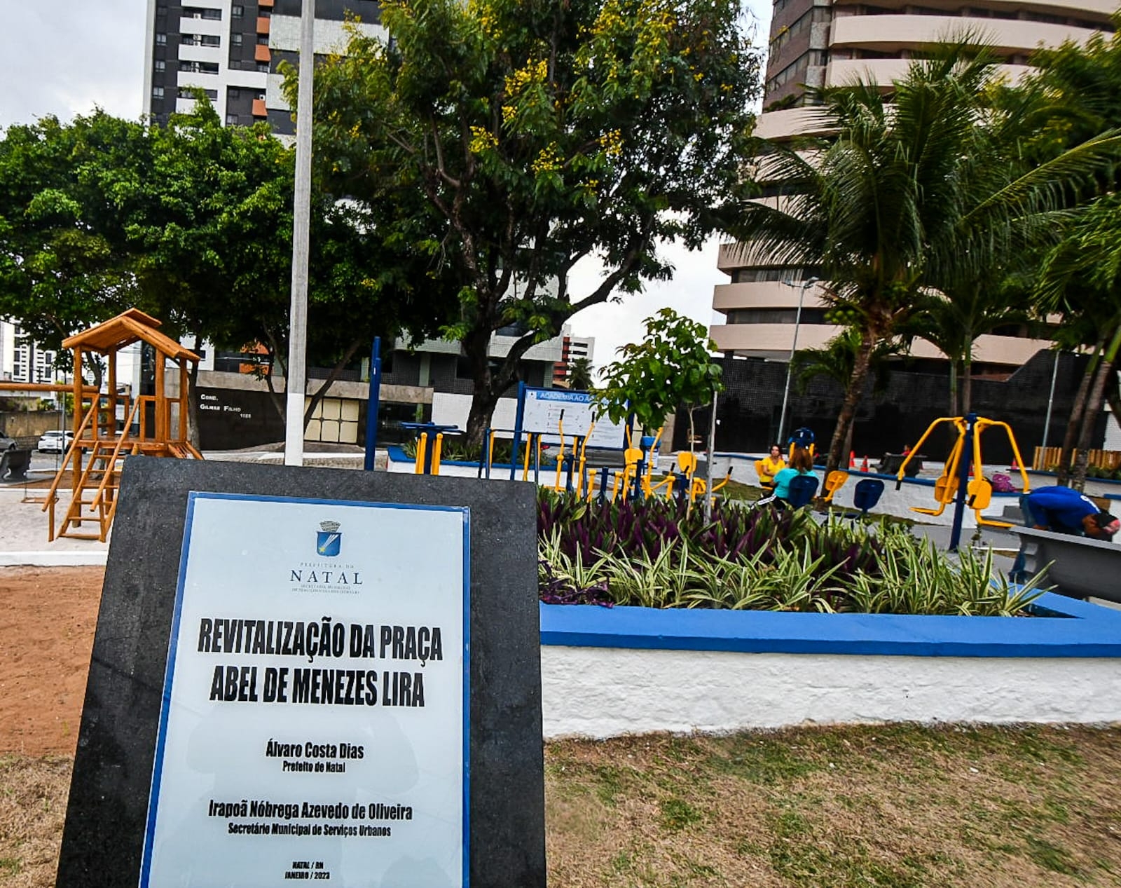 Nova Praça Abel de Menezes Lira é entregue com espaço pet