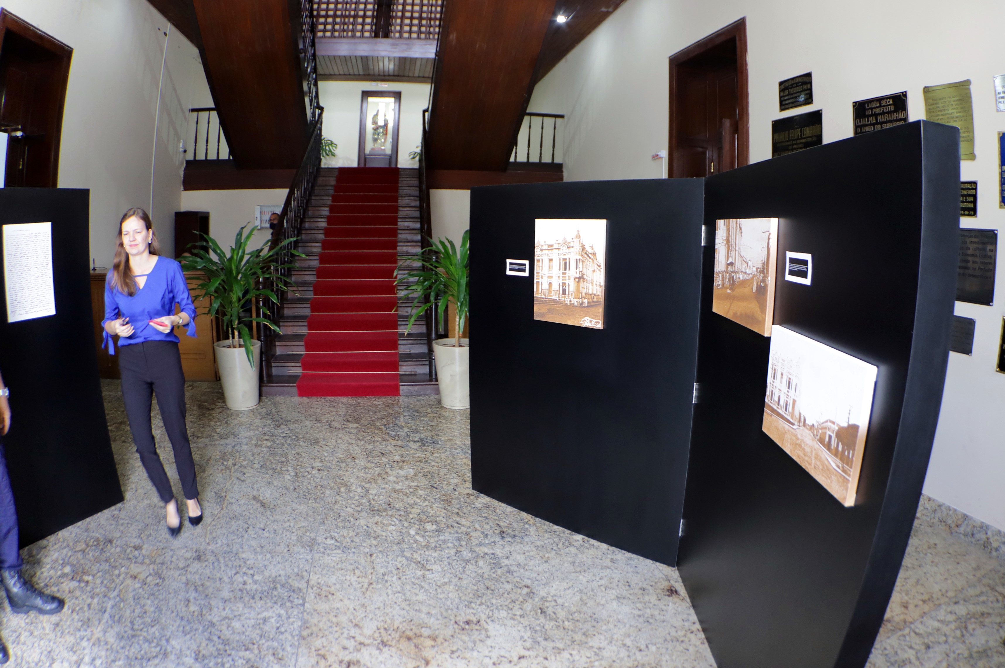 Prefeitura abriga exposição pelo centenário do Palácio Felipe Camarão