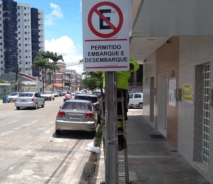 STTU conclui sinalização de embarque, desembarque e estacionamento nos bairros do Alecrim e Tirol