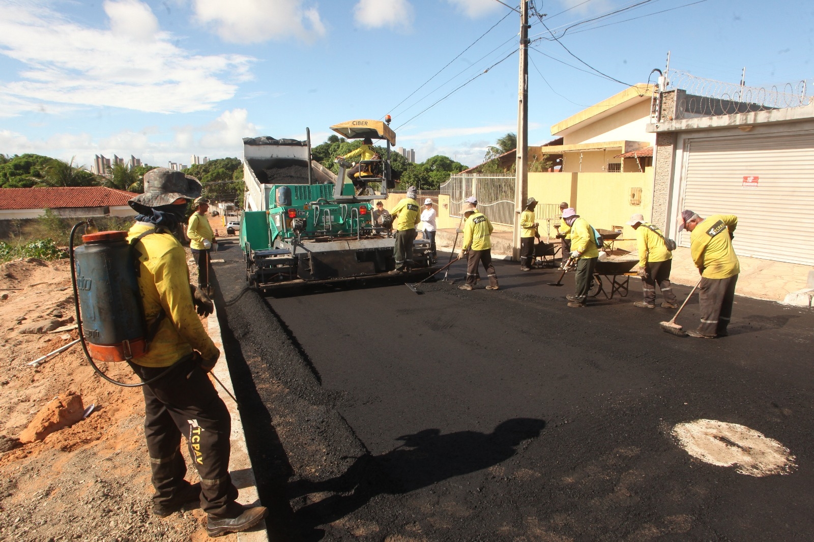 Obras de drenagem e pavimentação no San Vale chegam a 60% de execução