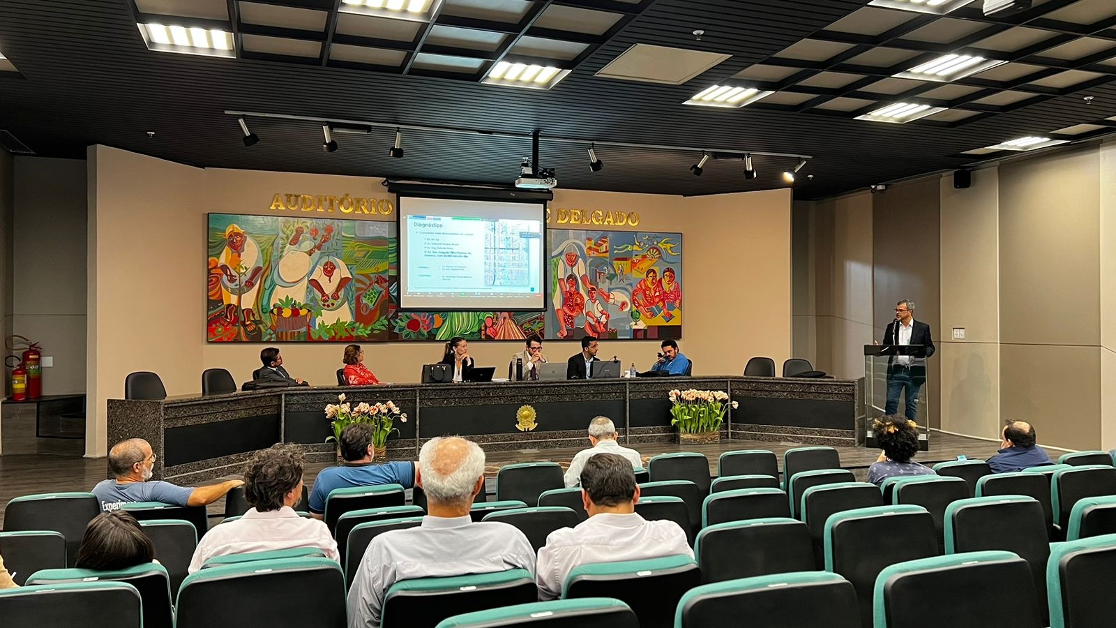 Prefeitura participa de audiência pública na Justiça Federal sobre o embargo de obras no Tirol 