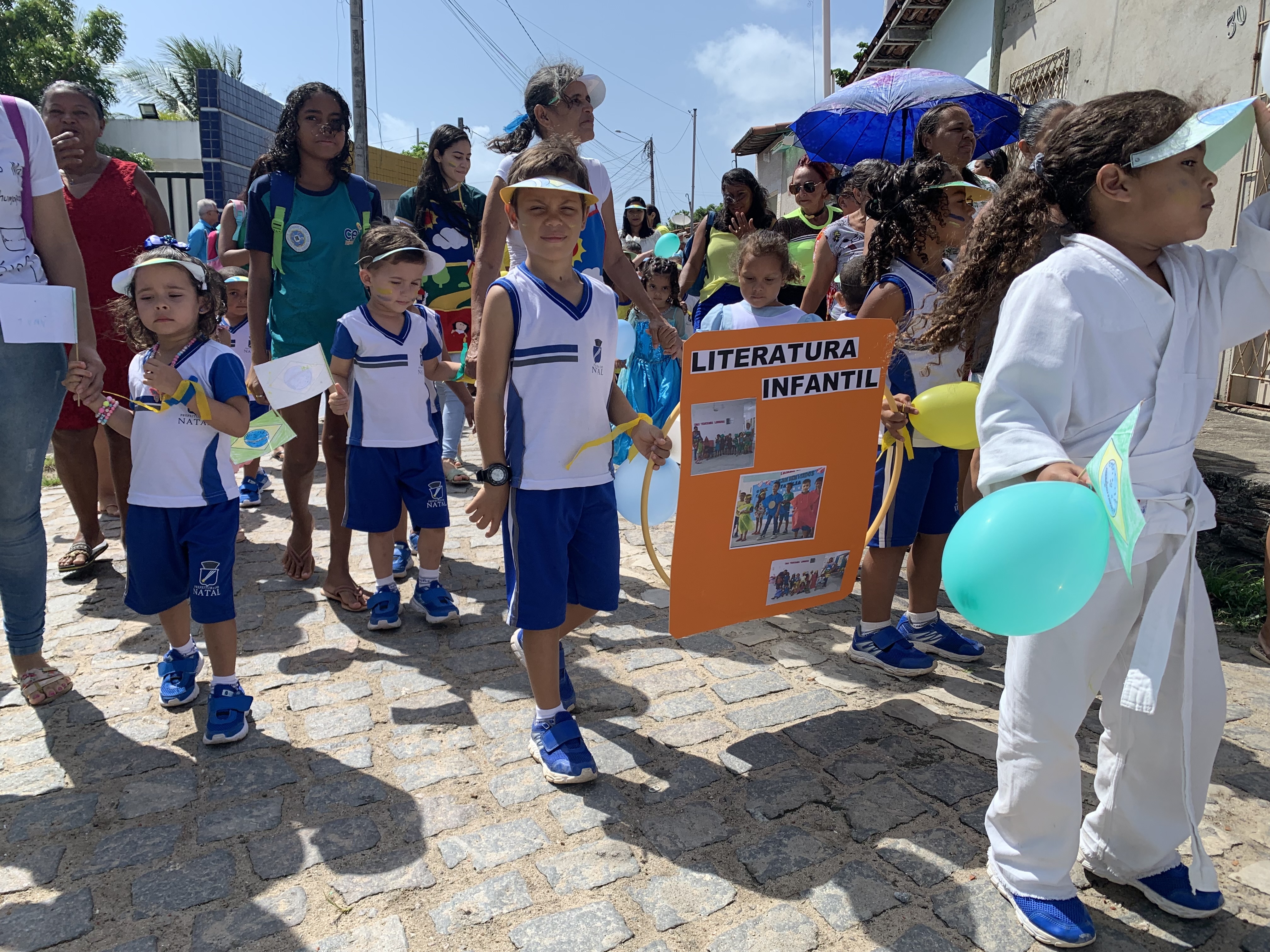 CMEI Professora Terezinha Linhares festeja Semana da Pátria pelas ruas da Redinha