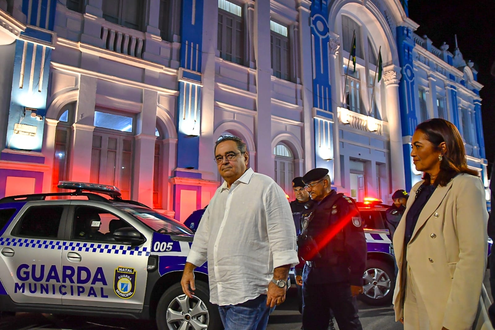 Prefeito entrega novas viaturas à Guarda Municipal de Natal