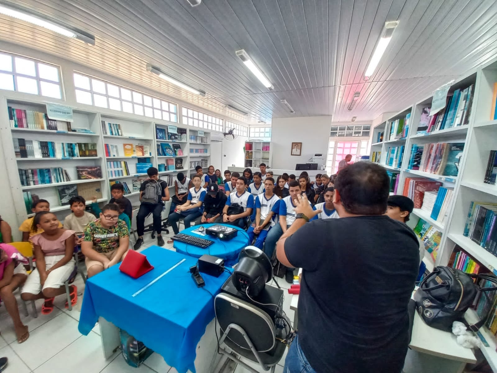 Estudantes da Escola M. Santos Reis participam da 20ª Semana Nacional de Ciência e Tecnologia
