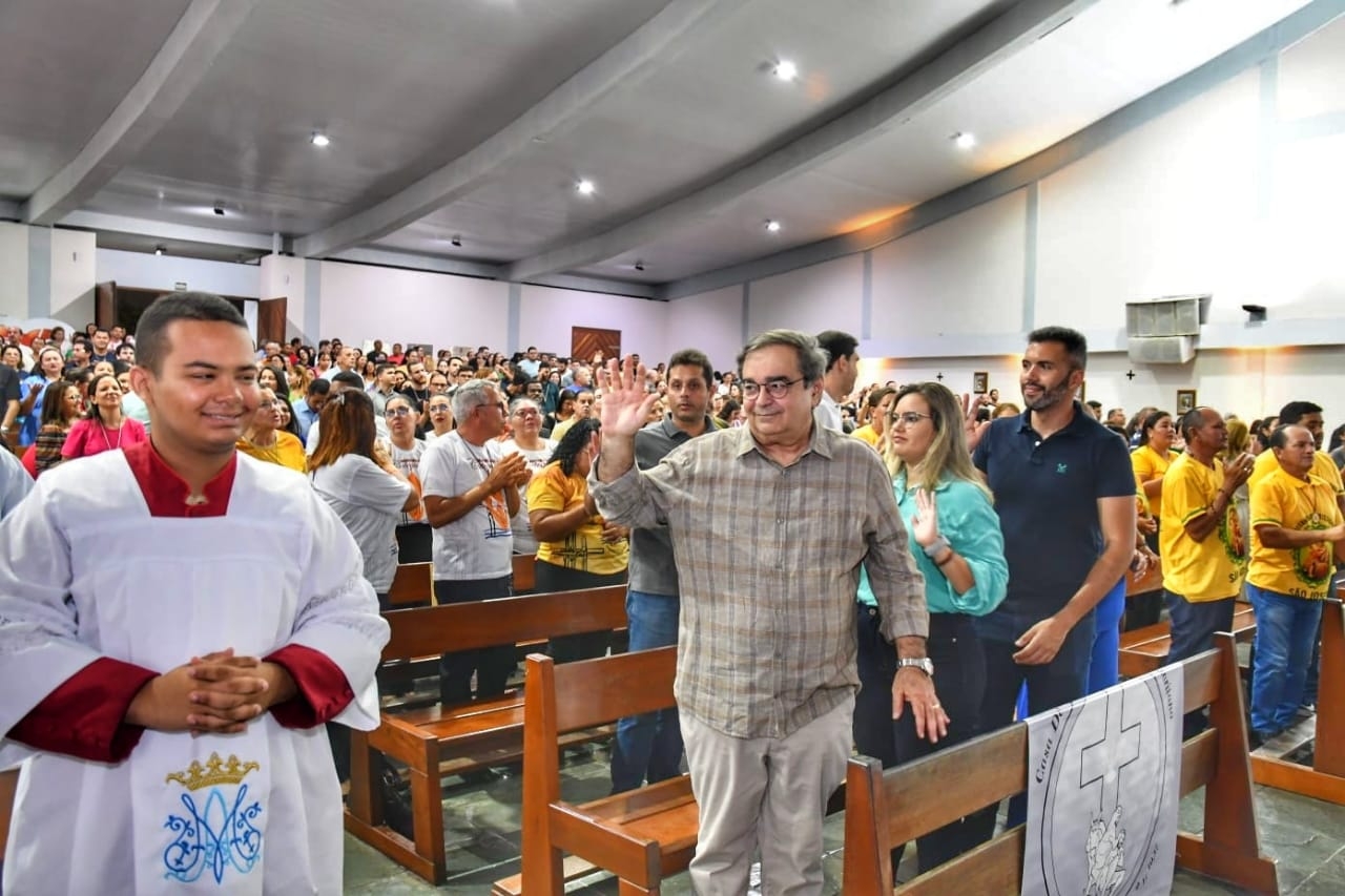 Prefeito Álvaro Dias participa da noite dos missionários dentro das celebrações à padroeira 