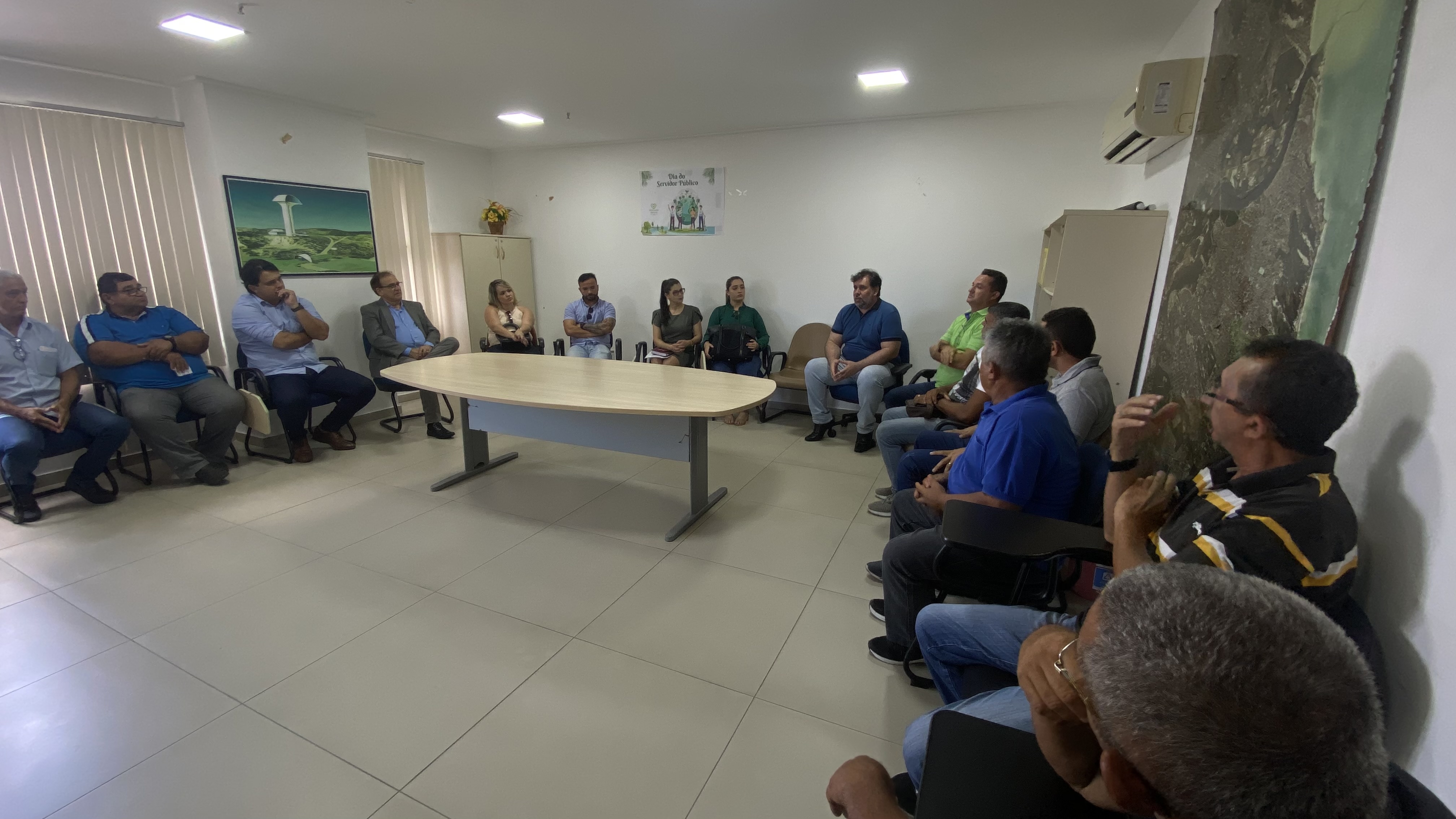 Reunião com moradores do Bom Pastor discute lançamento irregular de água servida no bairro