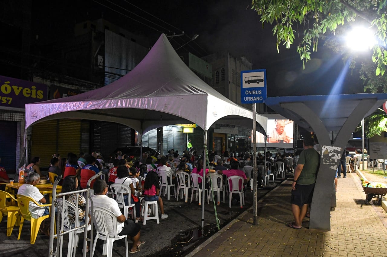 Sessão pública leva Cinema à Praça Gentil Ferreira 