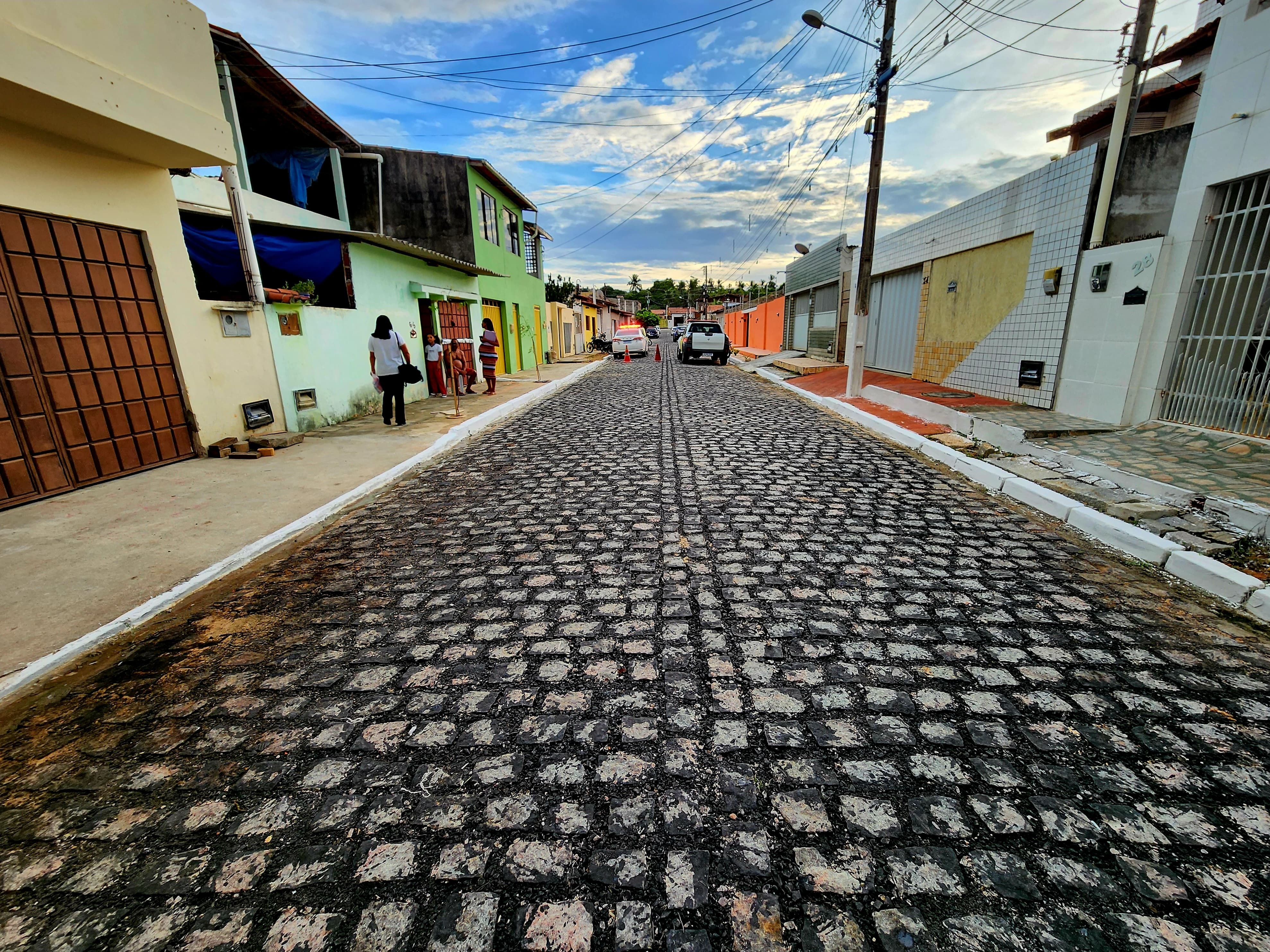 Rua Francisco Sales, na Redinha, recebe drenagem e pavimentação