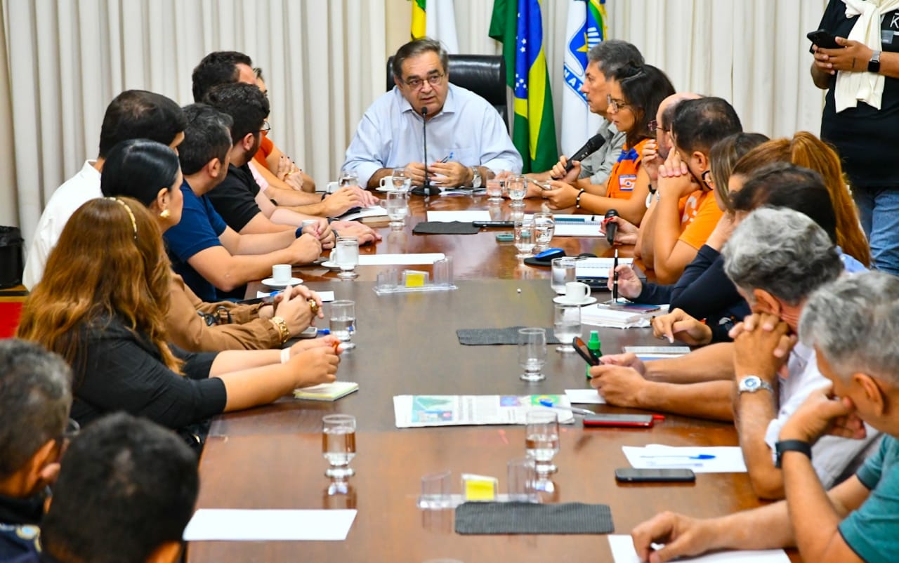 Após fortes chuvas, prefeito Álvaro Dias convoca Gabinete de Crise