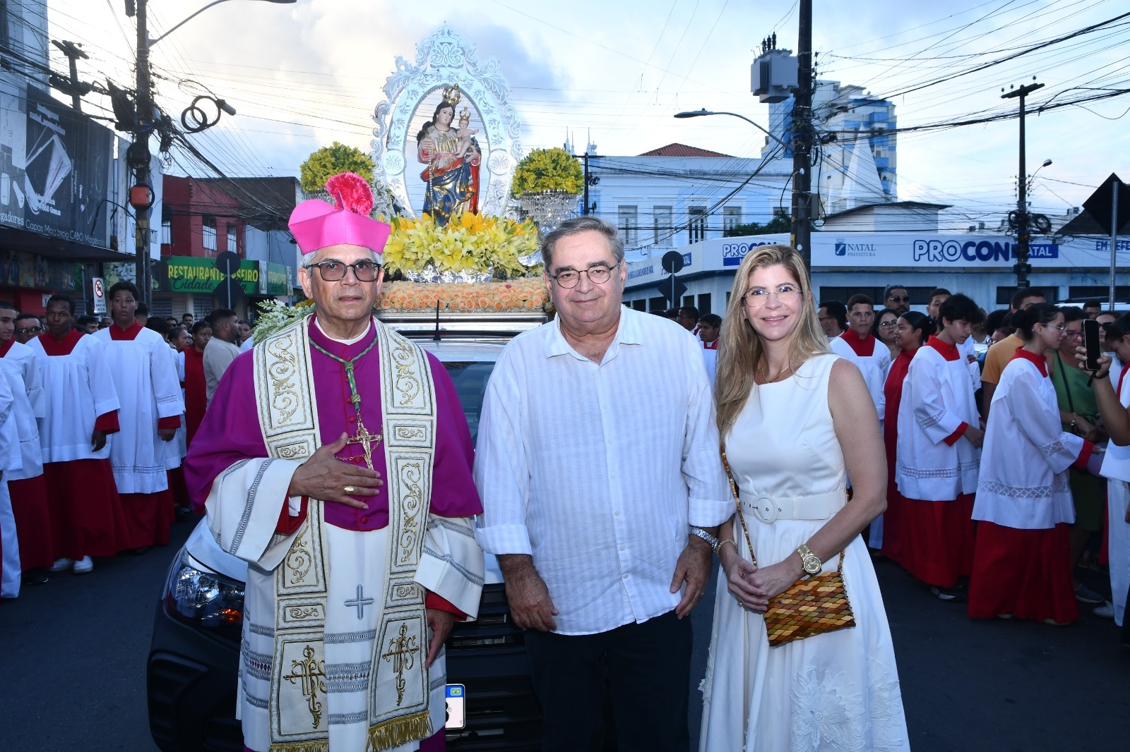 Prefeito Álvaro Dias acompanha encerramento da festa da Padroeira de Natal
