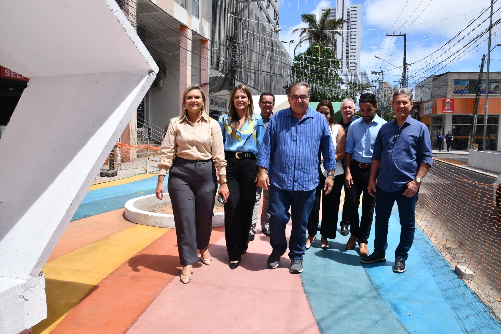 Álvaro Dias acompanha obras da nova Rua João Pessoa