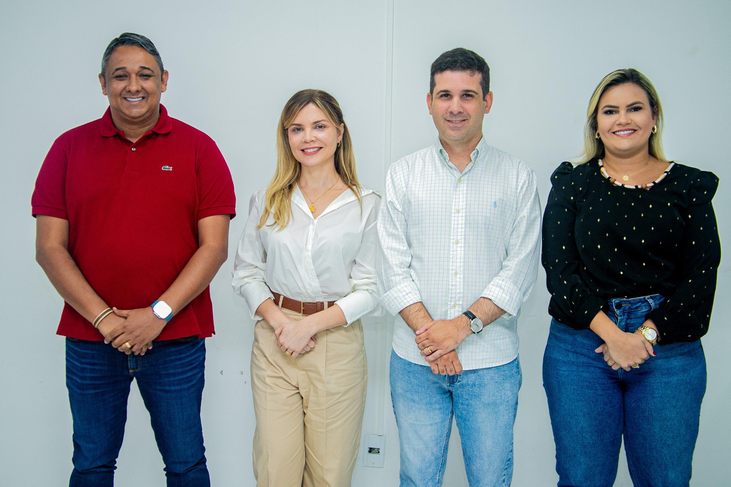 Vice-prefeita Joanna Guerra participa de reunião na Semsur