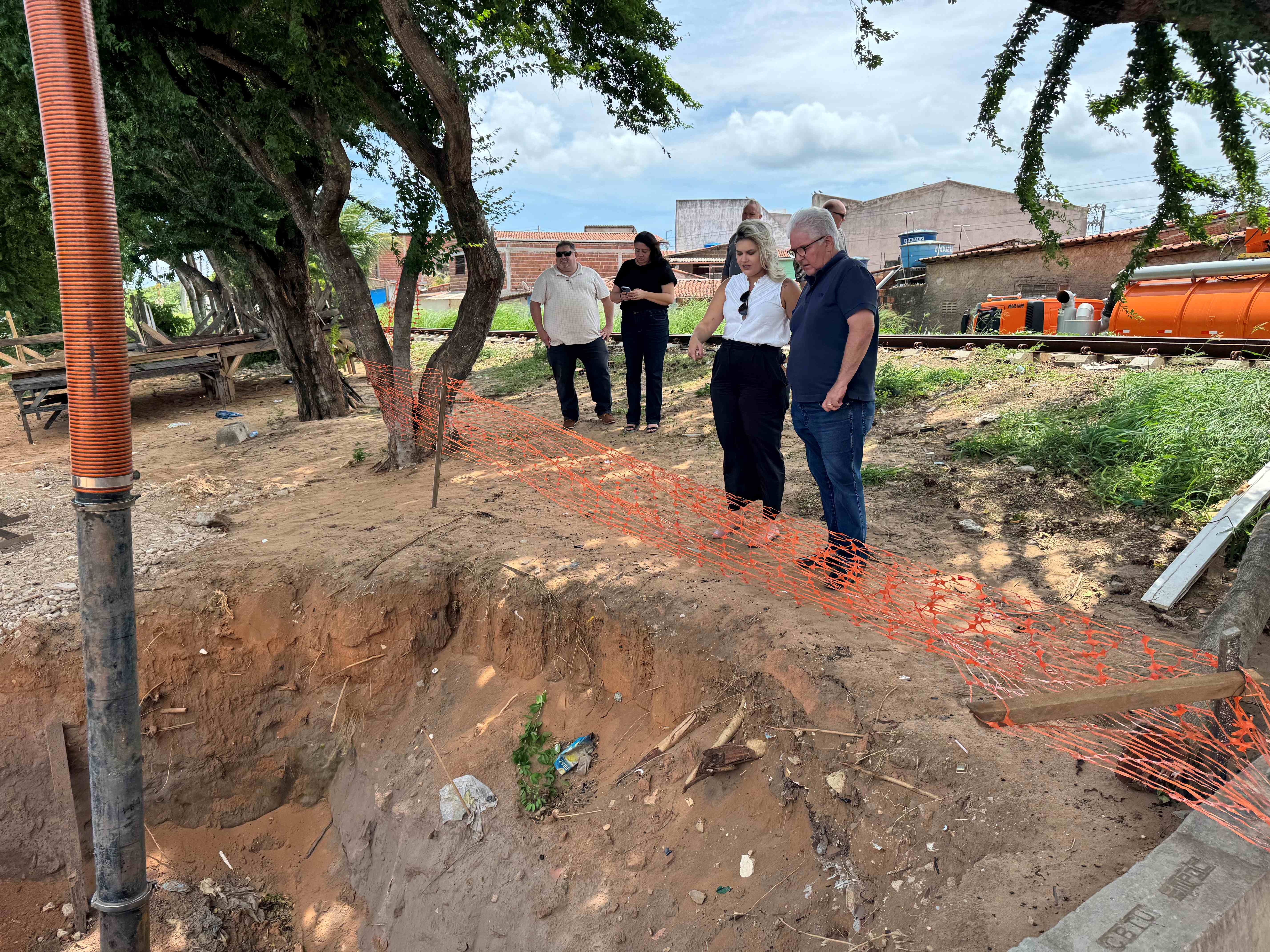 Prefeitura de Natal intensifica limpeza e desobstrução das galerias pluviais em Felipe Camarão