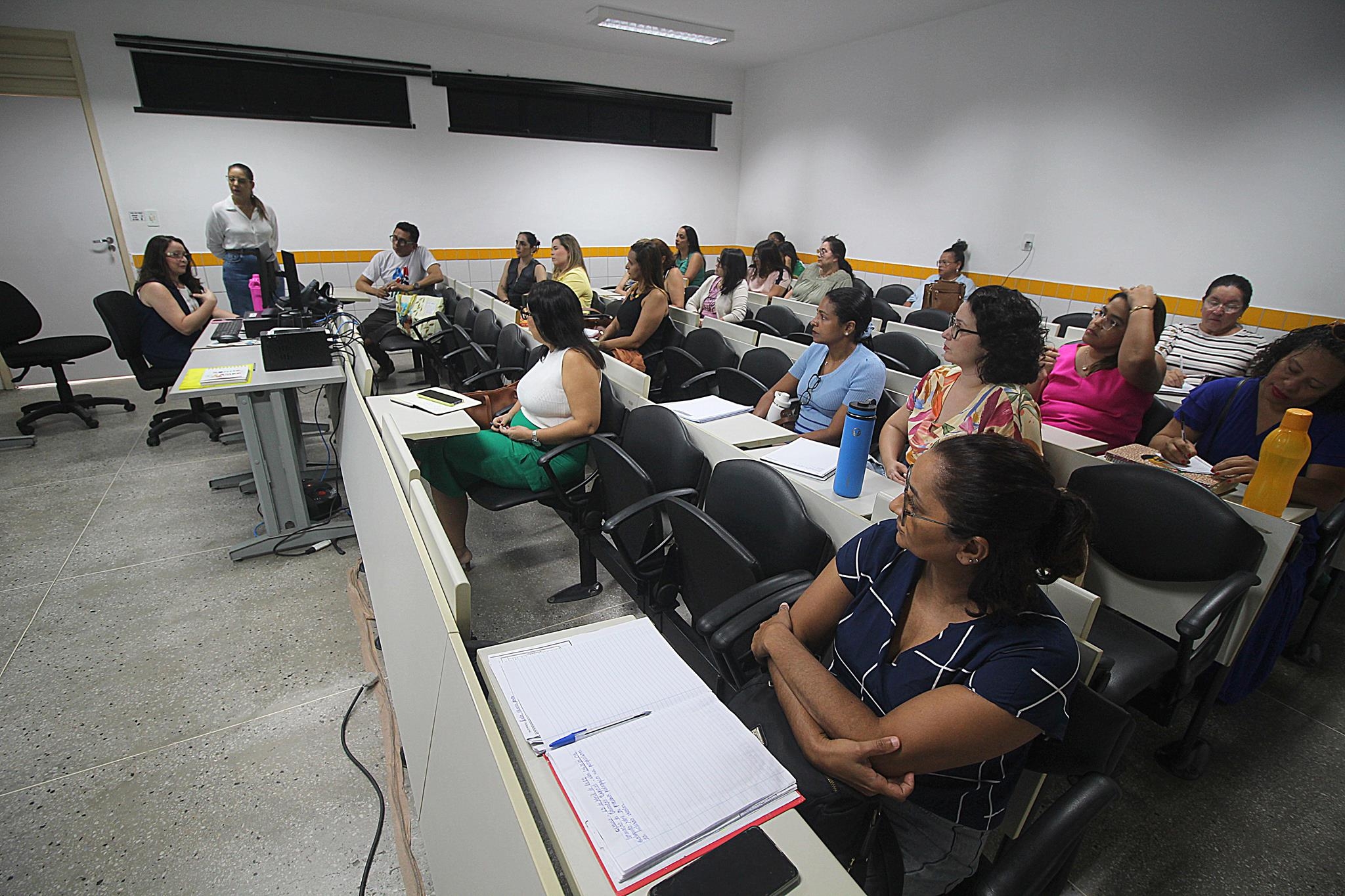 Professores da Educação Especial participam de formação sobre inclusão escolar
