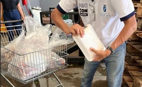 Procon Natal retira do comércio produtos inadequados ao consumo