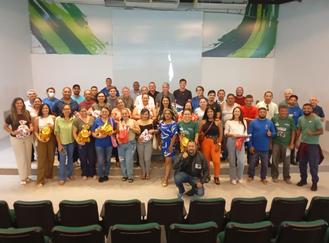 Servidoras da Unidade de Vigilância de Zoonoses Natal recebem homenagem do Dia das Mães