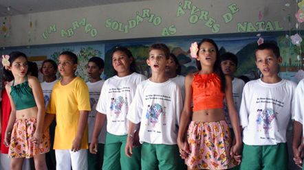 Um Abra&ccedil;o Solid&aacute;rio As &Aacute;rvores de Natal no Berilo Wanderley