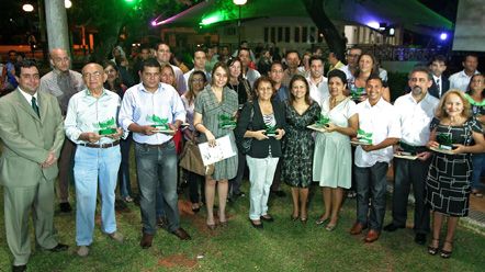 Prefeitura entrega 28 espa&ccedil;os verdes a novos parceiros do \'Adote o Verde\' 