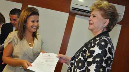 Prefeitura e Estado assinam cess&atilde;o de terreno da UPA