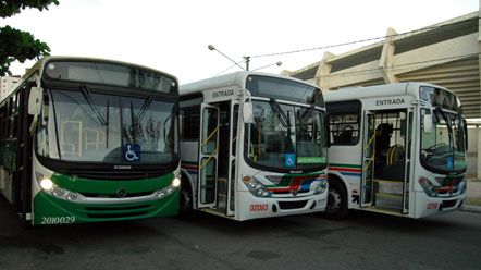 Novos &ocirc;nibus adaptados s&atilde;o entregues &agrave; popula&ccedil;&atilde;o do Natal