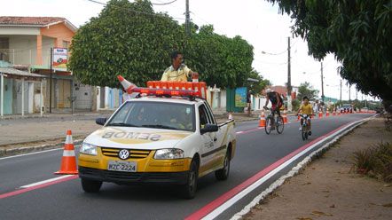 Semob testa montagem da ciclofaixa do Pedal Livre