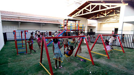 Maior Cmei de Natal &eacute; inaugurado no Leningrado